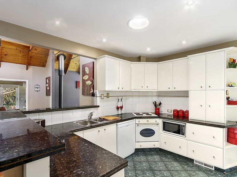 49B Hampton Court, Longford VIC 3851