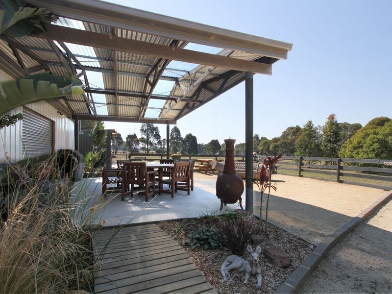 49B Hampton Court, Longford VIC 3851