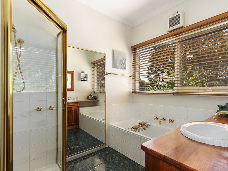 49B Hampton Court, Longford VIC 3851