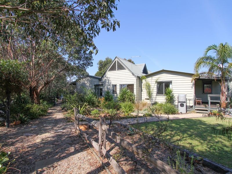 49B Hampton Court, Longford VIC 3851