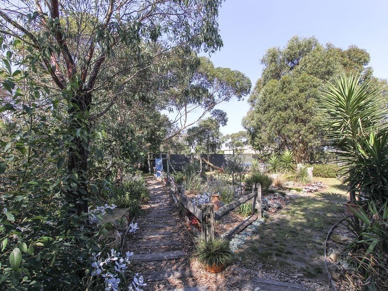 49B Hampton Court, Longford VIC 3851