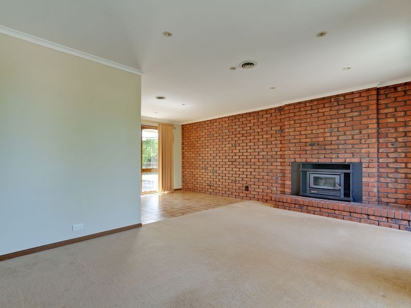 1 Heron Court, Sale VIC 3850