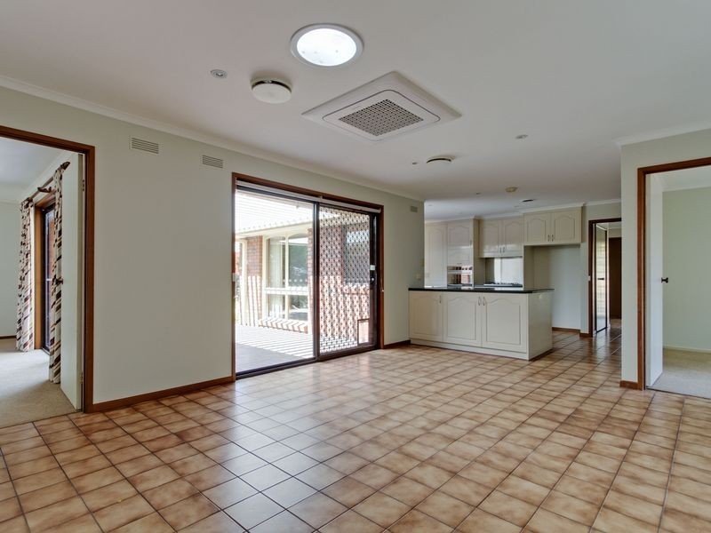 1 Heron Court, Sale VIC 3850