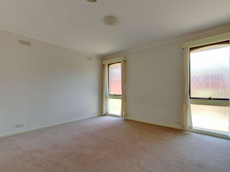 1 Heron Court, Sale VIC 3850