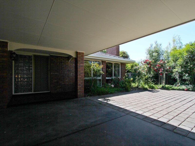 1 Heron Court, Sale VIC 3850