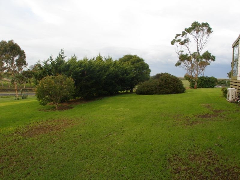 13 Pine Tree Court, Seaspray VIC 3851