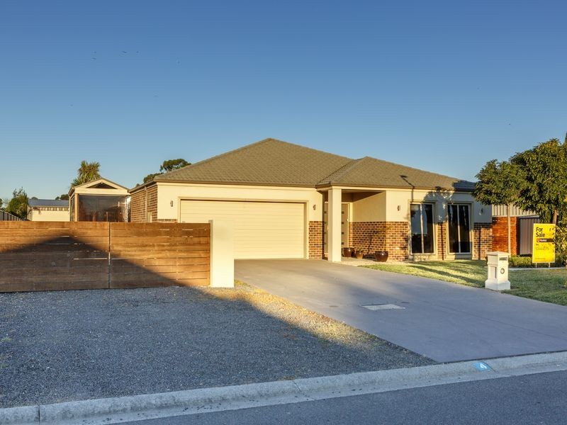 4 Gilchrist Court, Stratford VIC 3862