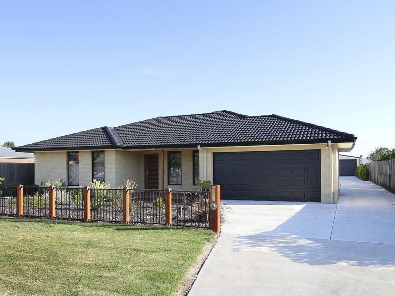 33 Blackburn Street, Stratford VIC 3862