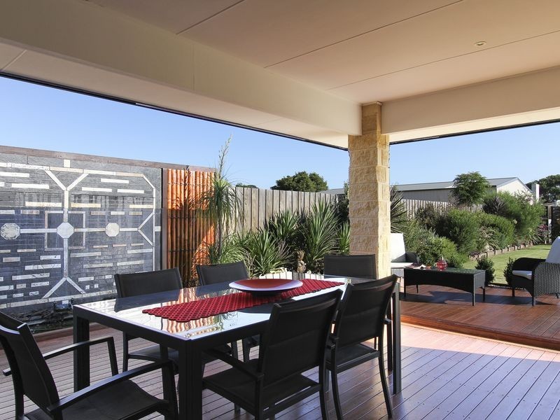 33 Blackburn Street, Stratford VIC 3862