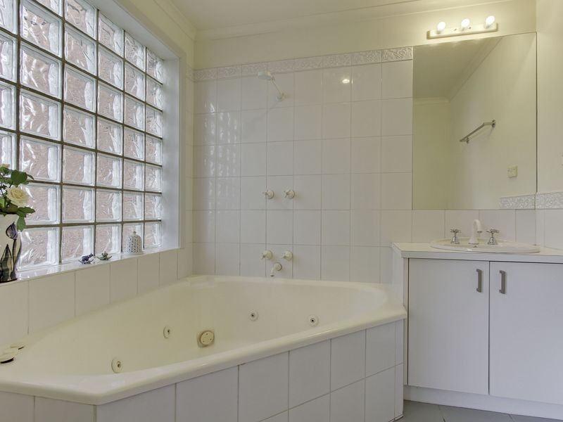 12 Bolden Street, Stratford VIC 3862