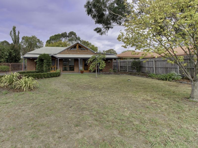 12 Bolden Street, Stratford VIC 3862