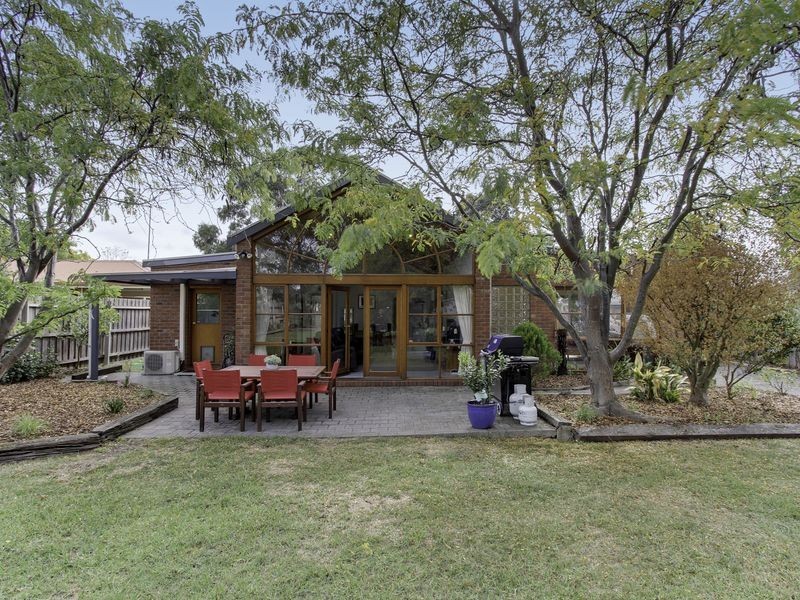 12 Bolden Street, Stratford VIC 3862