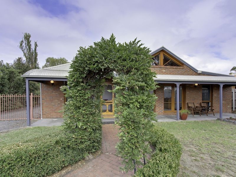 12 Bolden Street, Stratford VIC 3862