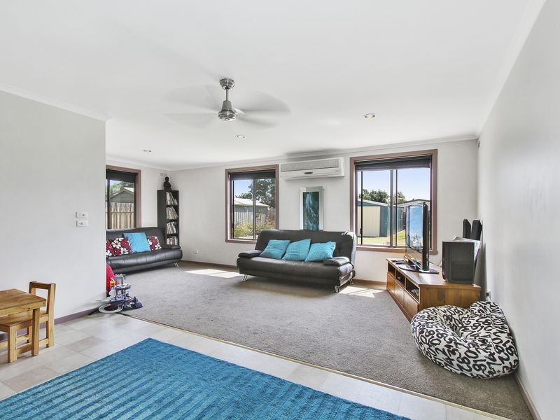 9 Valentine Crescent, Sale VIC 3850