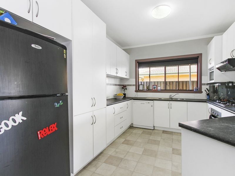 9 Valentine Crescent, Sale VIC 3850