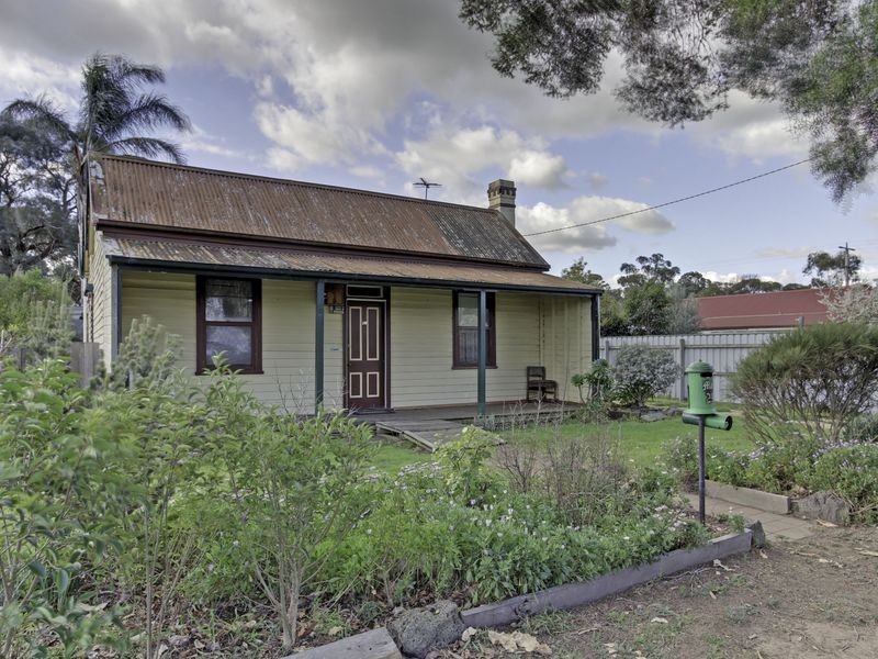 29 Dixon Street, Stratford VIC 3862