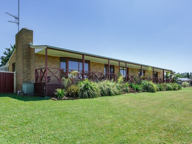 151 Newton Drive, Stratford VIC 3862
