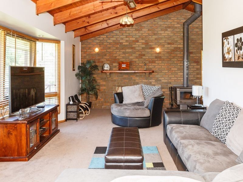 151 Newton Drive, Stratford VIC 3862