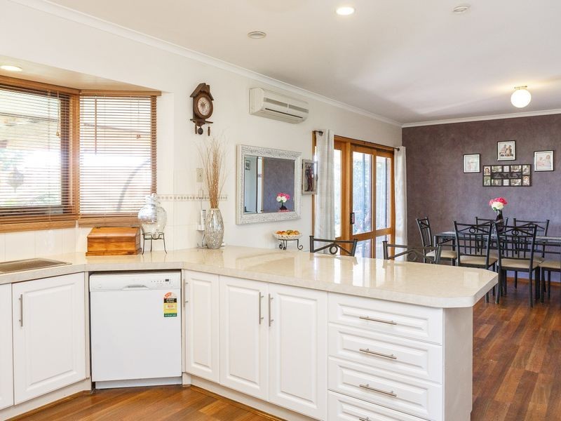 151 Newton Drive, Stratford VIC 3862