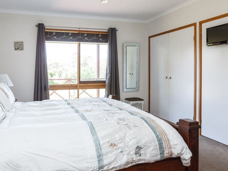 151 Newton Drive, Stratford VIC 3862
