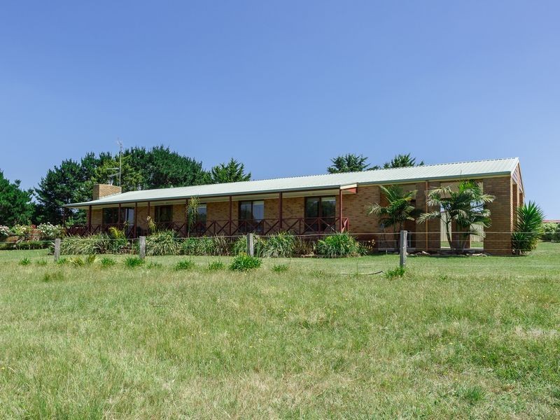 151 Newton Drive, Stratford VIC 3862