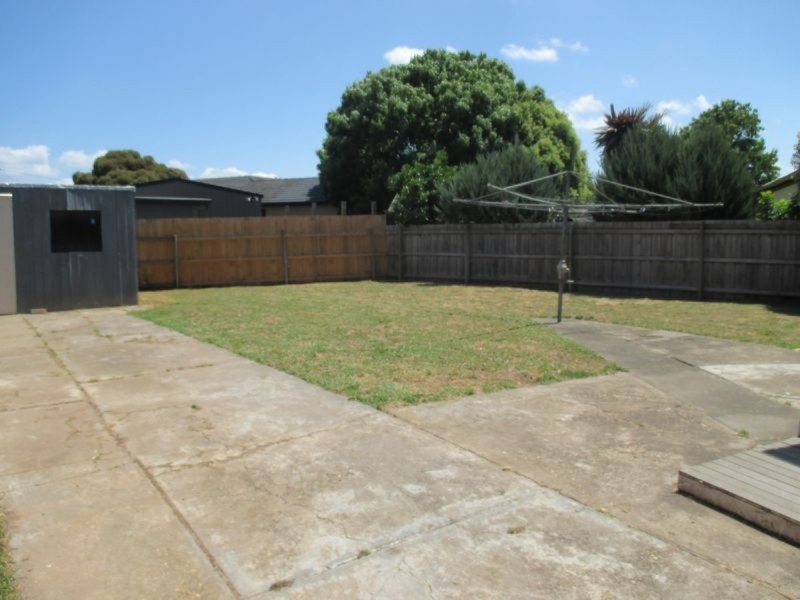 44 Jackson Avenue, Sale VIC 3850