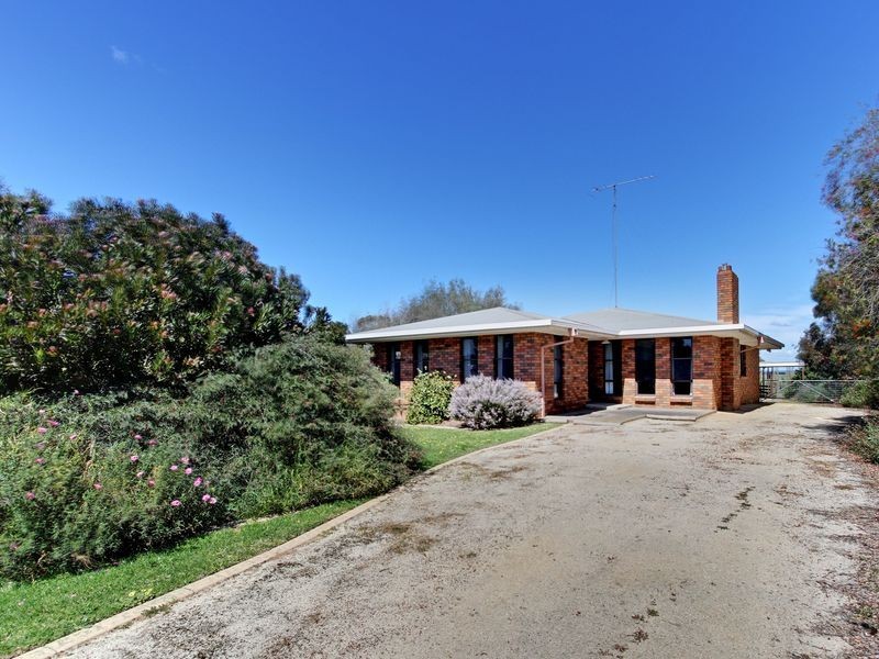 12 Thomson Street, Stratford VIC 3862