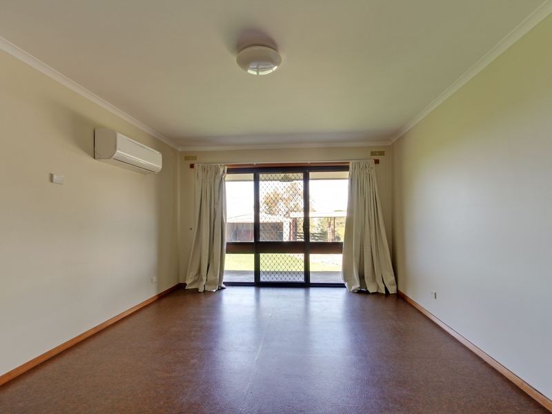 12 Thomson Street, Stratford VIC 3862