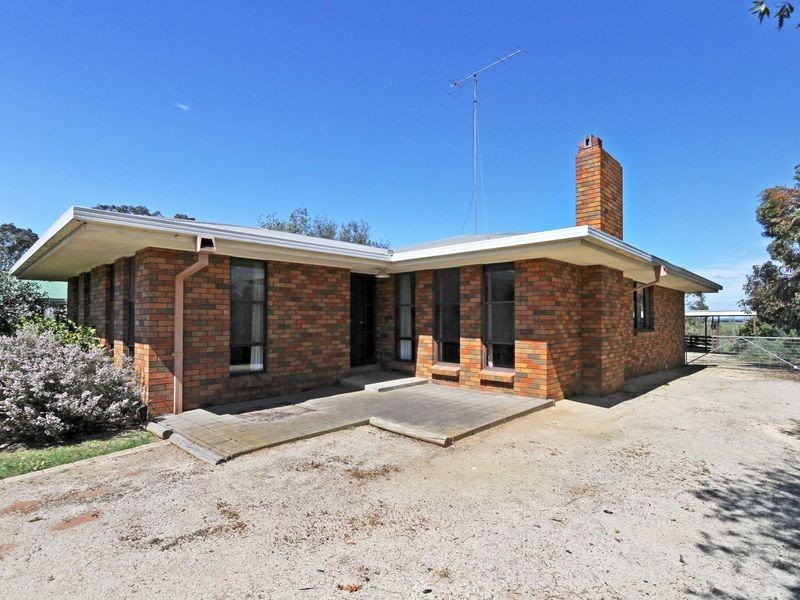 12 Thomson Street, Stratford VIC 3862