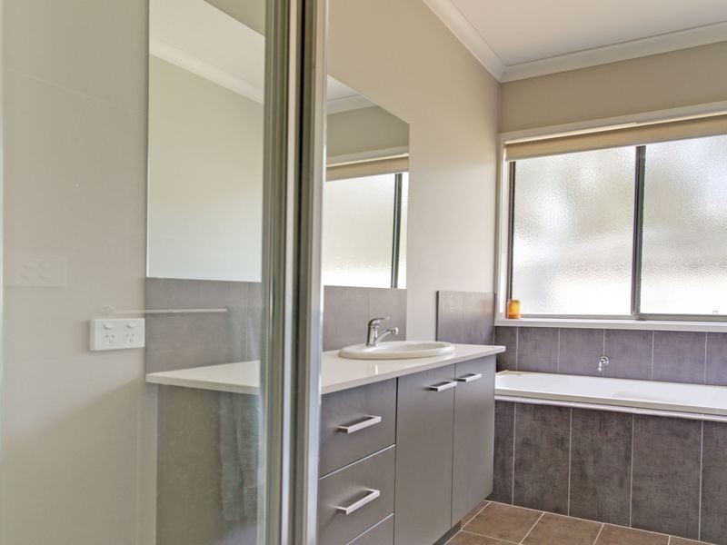 8 Ducret Court, Stratford VIC 3862