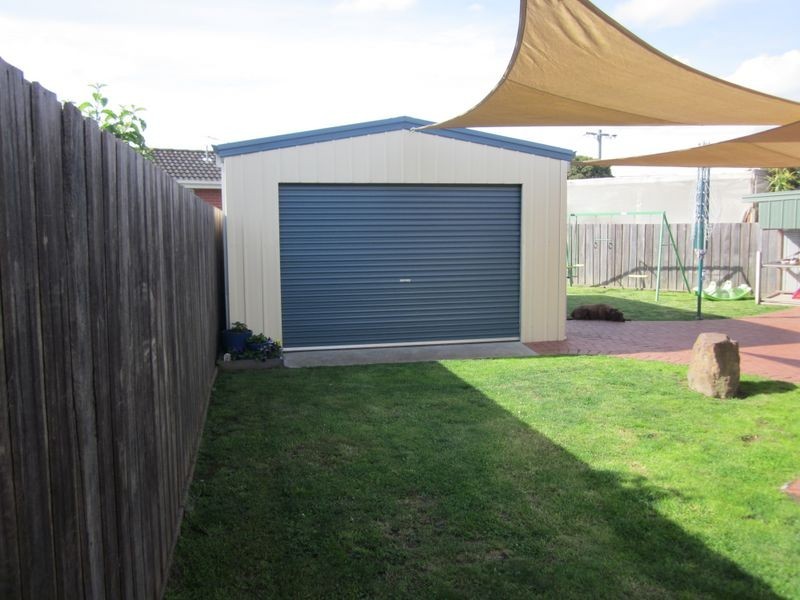 7 Glomar Grove, Sale VIC 3850