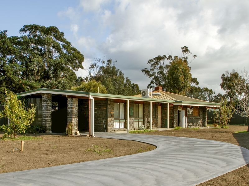 8 Pruden Court, Stratford VIC 3862