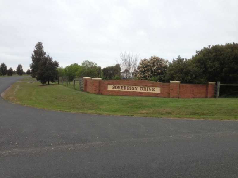 16 Sovereign Drive, Wurruk VIC 3850