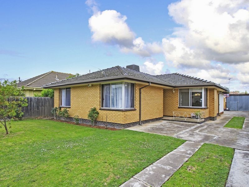 28 Valentine Crescent, Sale VIC 3850