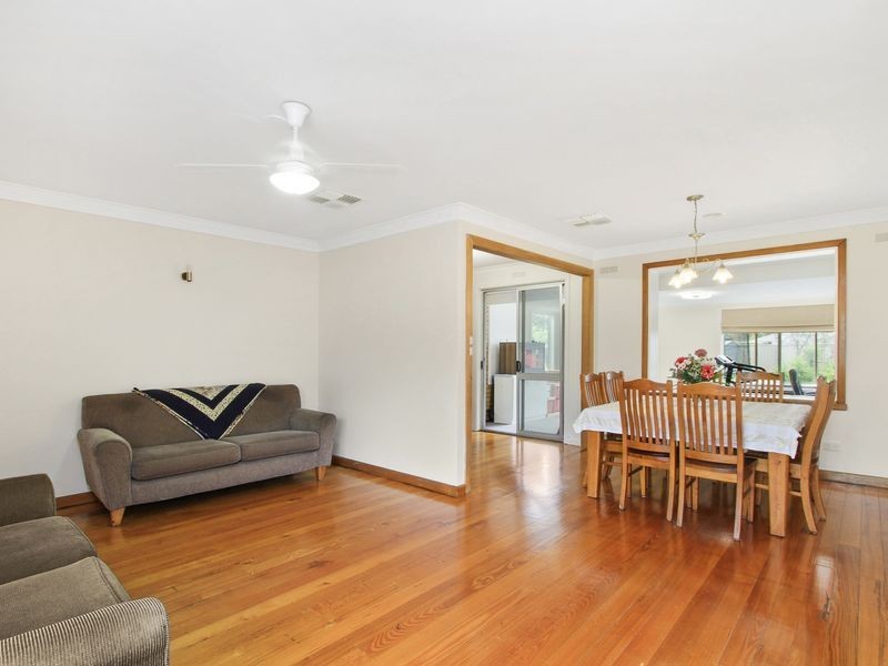 28 Valentine Crescent, Sale VIC 3850
