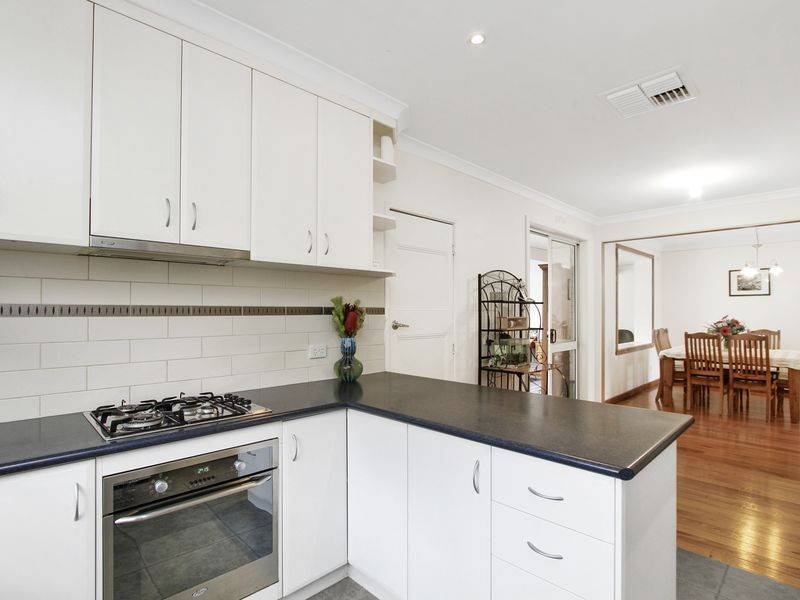 28 Valentine Crescent, Sale VIC 3850