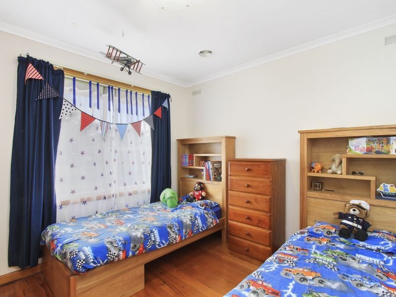 28 Valentine Crescent, Sale VIC 3850