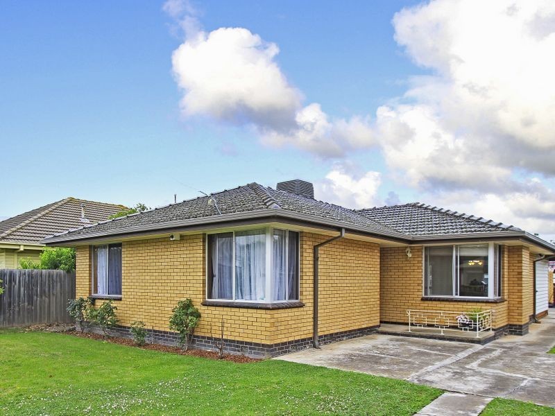 28 Valentine Crescent, Sale VIC 3850