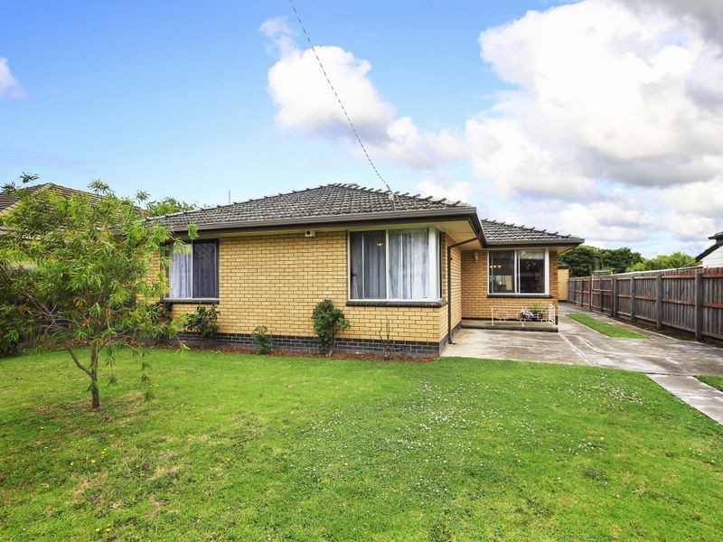 28 Valentine Crescent, Sale VIC 3850