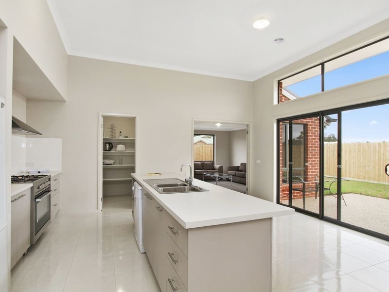 18 Billabong Ave, Sale VIC 3850