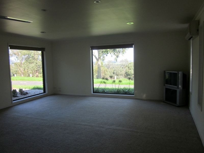 25 Newton Drive, Stratford VIC 3862