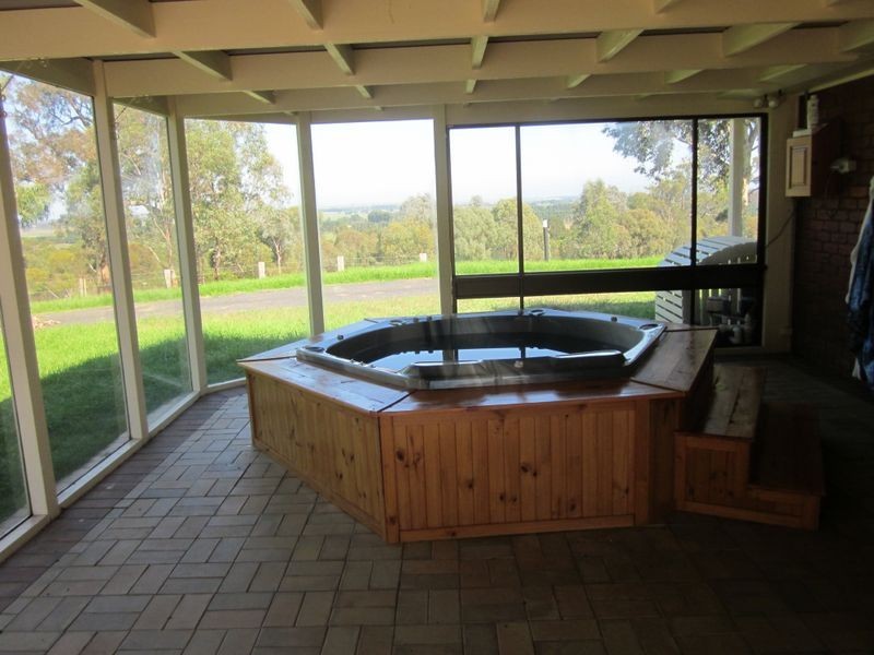 25 Newton Drive, Stratford VIC 3862