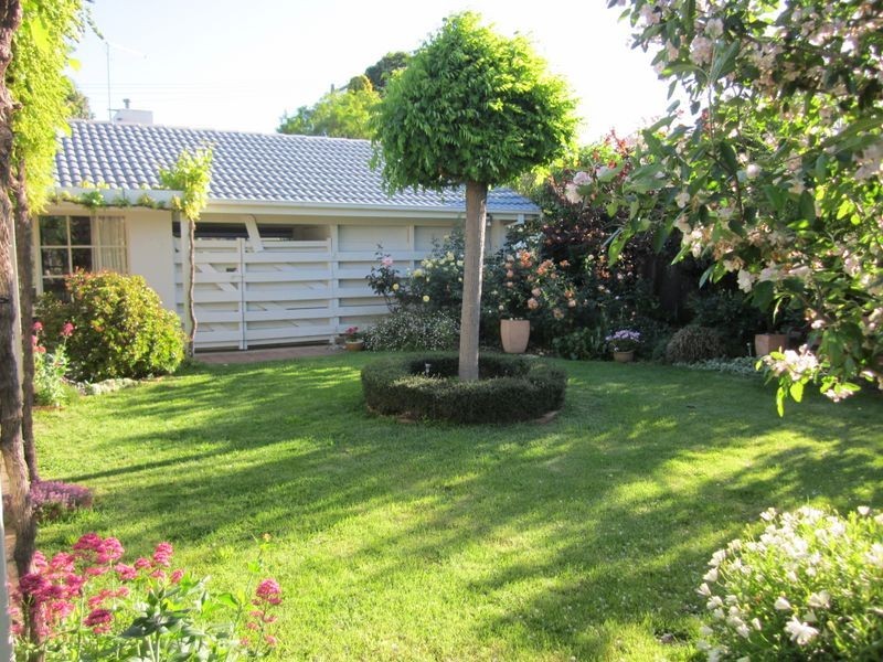 5 Allambie Road, Sale VIC 3850