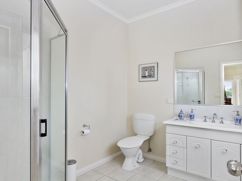 4 Spoonbill Place, Sale VIC 3850