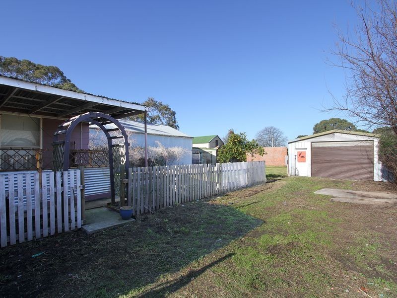 18 Dixon Street, Stratford VIC 3862