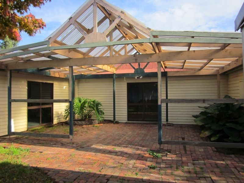 10 Raymond Street, Stratford VIC 3862