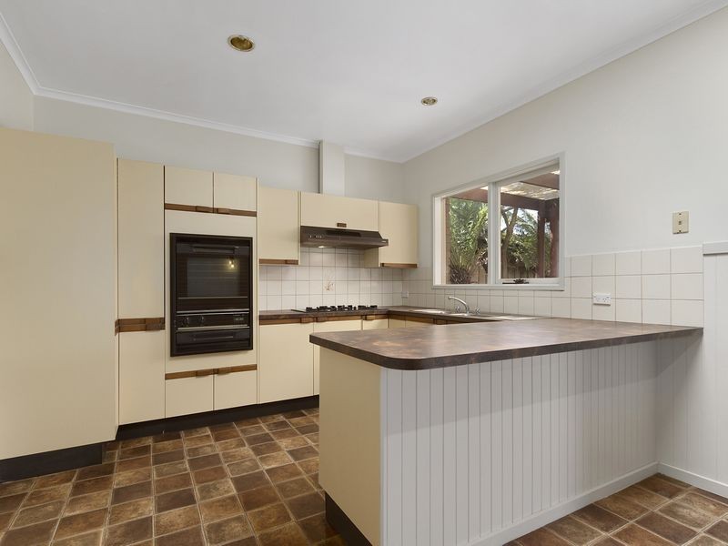 34 Wyndham Street, Stratford VIC 3862