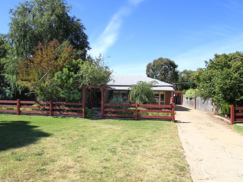 34 Wyndham Street, Stratford VIC 3862