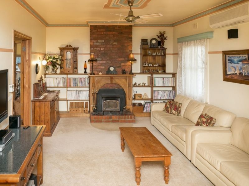 128 Gibsons Road, Sale VIC 3850
