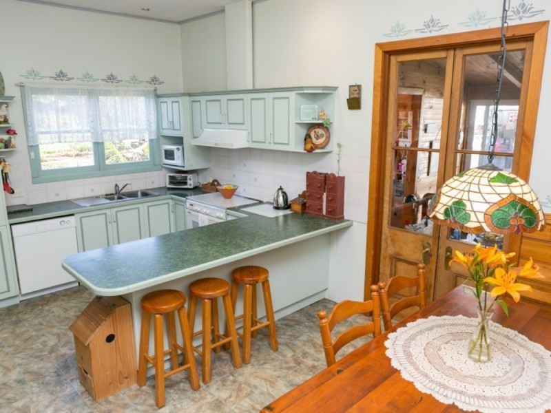 128 Gibsons Road, Sale VIC 3850